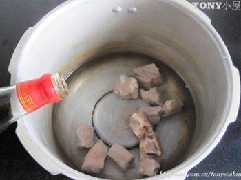 土豆排骨怎么做，土豆排骨怎么做好吃，土豆排骨做法