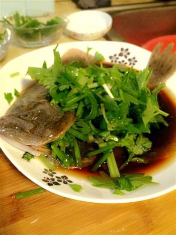 小红椒清蒸多宝鱼怎么做，小红椒清蒸多宝鱼怎么做好吃，小红椒清蒸多宝鱼做法