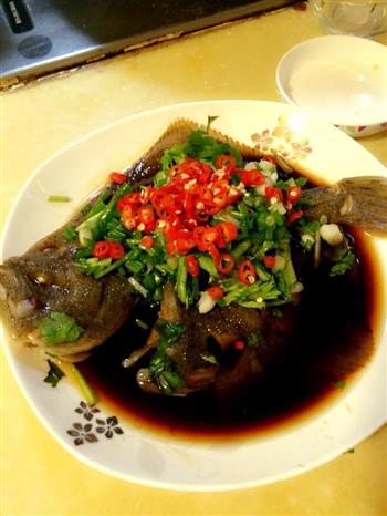 小红椒清蒸多宝鱼怎么做，小红椒清蒸多宝鱼怎么做好吃，小红椒清蒸多宝鱼做法