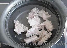 排骨莲藕山药汤怎么做，排骨莲藕山药汤怎么做好吃，排骨莲藕山药汤做法