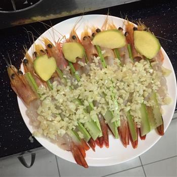 蒸蒜蓉开背大虾怎么做，蒸蒜蓉开背大虾怎么做好吃，蒸蒜蓉开背大虾做法