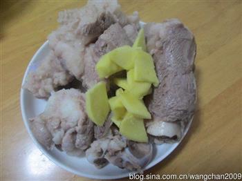 黄豆海带大骨汤怎么做，黄豆海带大骨汤怎么做好吃，黄豆海带大骨汤做法