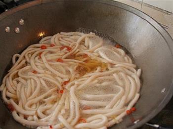 韭菜鲜鱼丸怎么做，韭菜鲜鱼丸怎么做好吃，韭菜鲜鱼丸做法