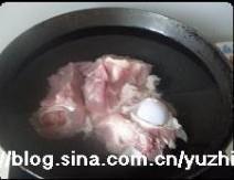 红枣薏米棒骨茶怎么做，红枣薏米棒骨茶怎么做好吃，红枣薏米棒骨茶做法