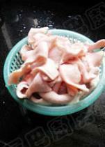番茄黄豆猪皮汤怎么做，番茄黄豆猪皮汤怎么做好吃，番茄黄豆猪皮汤做法