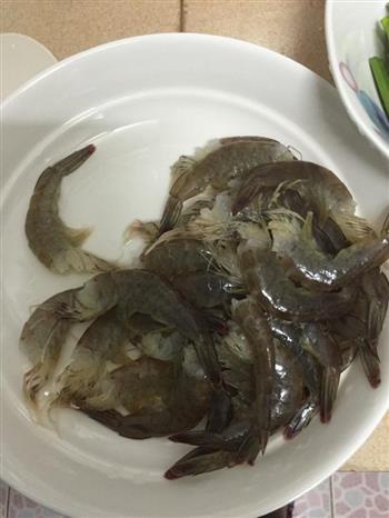 韭菜花炒基围虾怎么做，韭菜花炒基围虾怎么做好吃，韭菜花炒基围虾做法