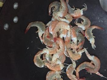 韭菜花炒基围虾怎么做，韭菜花炒基围虾怎么做好吃，韭菜花炒基围虾做法