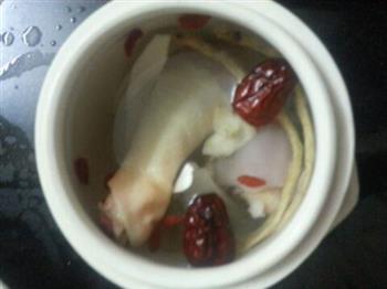 冬日滋润鸡汤怎么做，冬日滋润鸡汤怎么做好吃，冬日滋润鸡汤做法