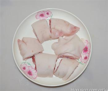 补肾黑发的猪蹄黑豆汤怎么做，补肾黑发的猪蹄黑豆汤怎么做好吃，补肾黑发的猪蹄黑豆汤做法