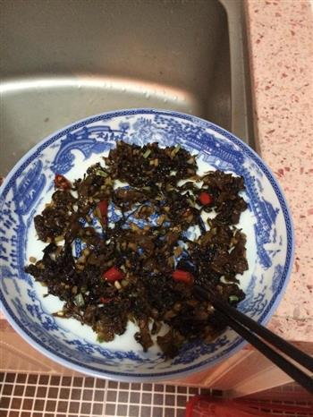 梅干菜蒸鱼头怎么做，梅干菜蒸鱼头怎么做好吃，梅干菜蒸鱼头做法