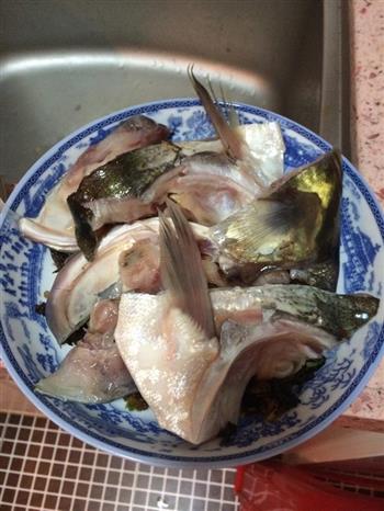 梅干菜蒸鱼头怎么做，梅干菜蒸鱼头怎么做好吃，梅干菜蒸鱼头做法