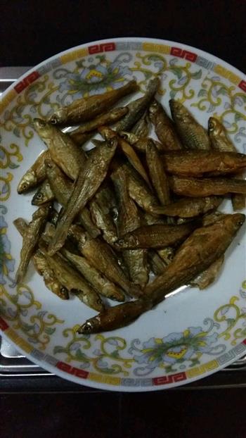 姜叶炒小干鱼怎么做，姜叶炒小干鱼怎么做好吃，姜叶炒小干鱼做法