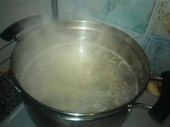 山药红根炖牛排怎么做，山药红根炖牛排怎么做好吃，山药红根炖牛排做法