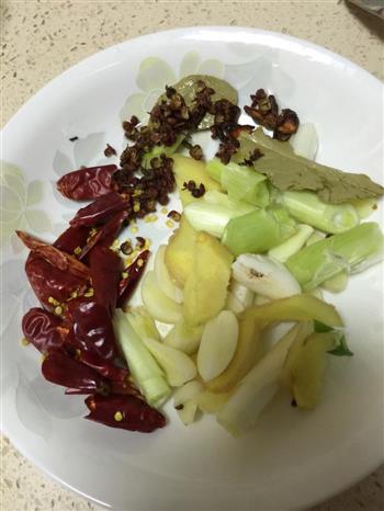简单版麻辣小龙虾怎么做，简单版麻辣小龙虾怎么做好吃，简单版麻辣小龙虾做法