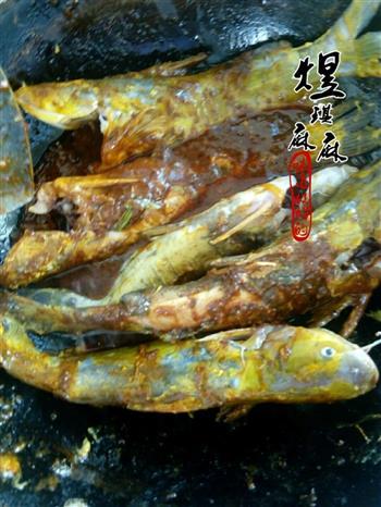 酱焖黄骨鱼怎么做，酱焖黄骨鱼怎么做好吃，酱焖黄骨鱼做法