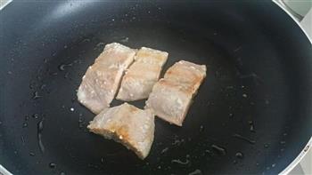 香煎马哈鱼怎么做，香煎马哈鱼怎么做好吃，香煎马哈鱼做法