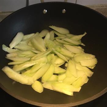 黄瓜河虾怎么做，黄瓜河虾怎么做好吃，黄瓜河虾做法
