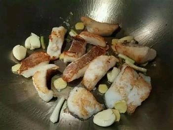 蟹黄蟹粉煎焗东星班怎么做，蟹黄蟹粉煎焗东星班怎么做好吃，蟹黄蟹粉煎焗东星班做法