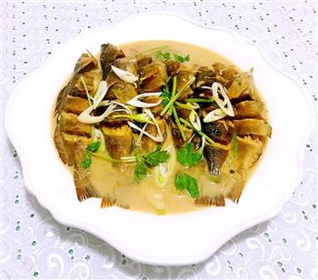 家焖黄鱼怎么做，家焖黄鱼怎么做好吃，家焖黄鱼做法