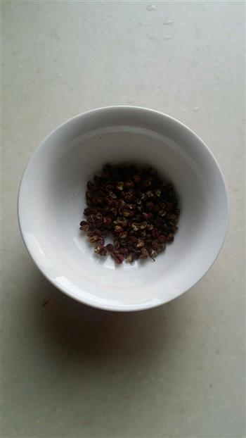 泡椒乌鱼片怎么做，泡椒乌鱼片怎么做好吃，泡椒乌鱼片做法