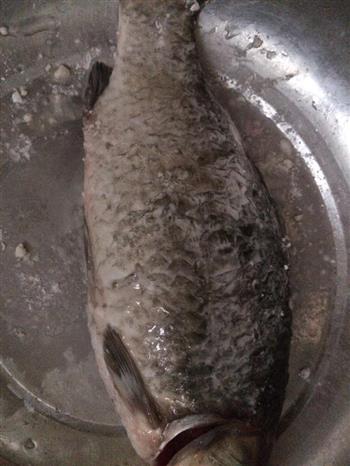 豆腐烧鲫鱼怎么做，豆腐烧鲫鱼怎么做好吃，豆腐烧鲫鱼做法