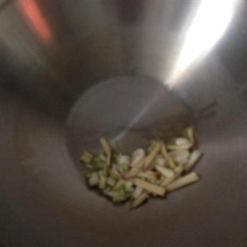 简单版酸菜鲈鱼怎么做，简单版酸菜鲈鱼怎么做好吃，简单版酸菜鲈鱼做法