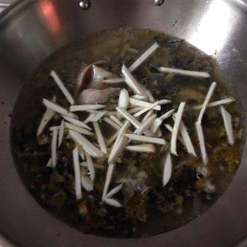 简单版酸菜鲈鱼怎么做，简单版酸菜鲈鱼怎么做好吃，简单版酸菜鲈鱼做法