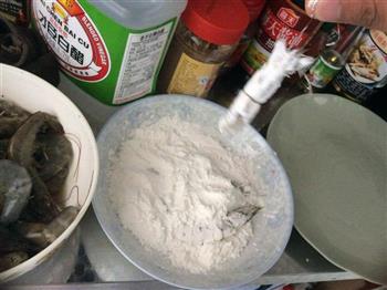 蒜香椒盐大虾怎么做，蒜香椒盐大虾怎么做好吃，蒜香椒盐大虾做法