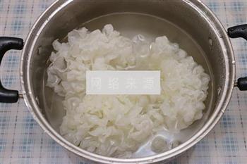 桂圆红枣银耳汤怎么做，桂圆红枣银耳汤怎么做好吃，桂圆红枣银耳汤做法