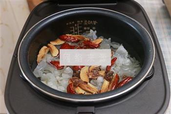 桂圆红枣银耳汤怎么做，桂圆红枣银耳汤怎么做好吃，桂圆红枣银耳汤做法