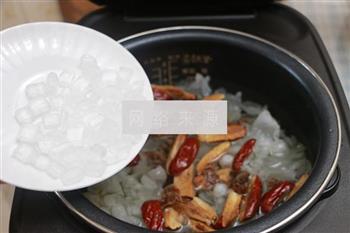 桂圆红枣银耳汤怎么做，桂圆红枣银耳汤怎么做好吃，桂圆红枣银耳汤做法