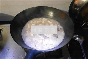 乌鱼骨豆腐汤怎么做，乌鱼骨豆腐汤怎么做好吃，乌鱼骨豆腐汤做法