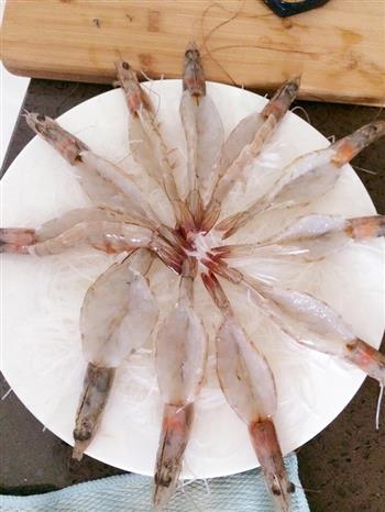 蒜蓉粉丝蒸开背虾怎么做，蒜蓉粉丝蒸开背虾怎么做好吃，蒜蓉粉丝蒸开背虾做法