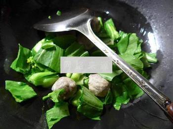 牛筋丸菜芯年糕汤怎么做，牛筋丸菜芯年糕汤怎么做好吃，牛筋丸菜芯年糕汤做法