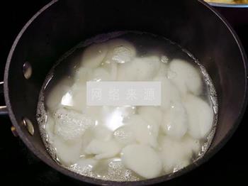 虾仁辣白菜年糕汤怎么做，虾仁辣白菜年糕汤怎么做好吃，虾仁辣白菜年糕汤做法