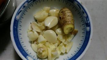 蒜香鳝鱼段怎么做，蒜香鳝鱼段怎么做好吃，蒜香鳝鱼段做法