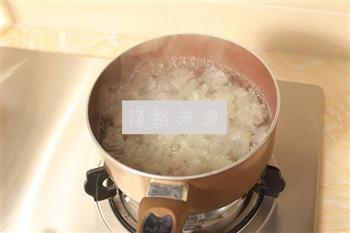 雪蛤雪燕百合润肺汤怎么做，雪蛤雪燕百合润肺汤怎么做好吃，雪蛤雪燕百合润肺汤做法