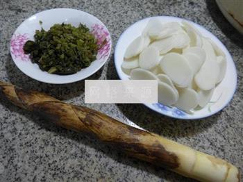 雪菜雷笋年糕汤怎么做，雪菜雷笋年糕汤怎么做好吃，雪菜雷笋年糕汤做法