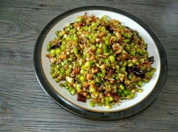 卷饼版蒜苔炒鱿鱼沫怎么做，卷饼版蒜苔炒鱿鱼沫怎么做好吃，卷饼版蒜苔炒鱿鱼沫做法