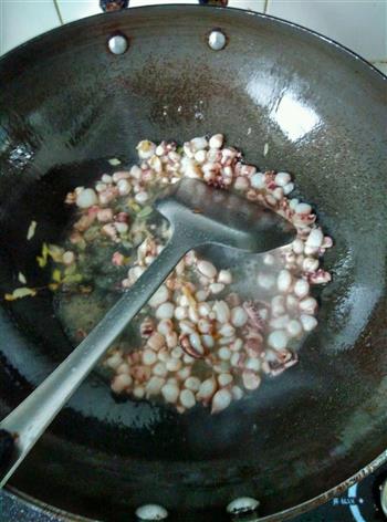 卷饼版蒜苔炒鱿鱼沫怎么做，卷饼版蒜苔炒鱿鱼沫怎么做好吃，卷饼版蒜苔炒鱿鱼沫做法