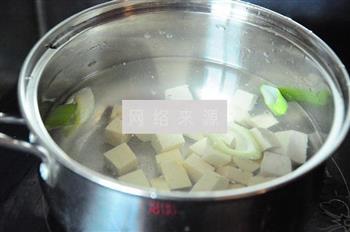 豆苗豆腐鸡蛋汤怎么做，豆苗豆腐鸡蛋汤怎么做好吃，豆苗豆腐鸡蛋汤做法