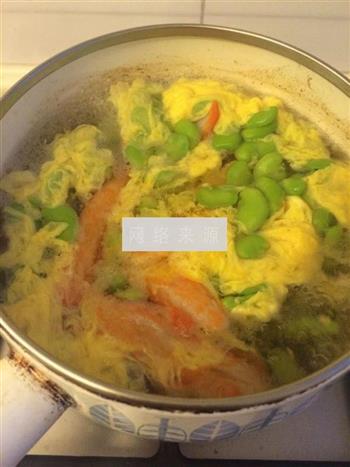 蟹肉蚕豆蛋汤怎么做，蟹肉蚕豆蛋汤怎么做好吃，蟹肉蚕豆蛋汤做法