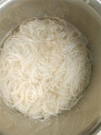 海鲜炒粉怎么做，海鲜炒粉怎么做好吃，海鲜炒粉做法