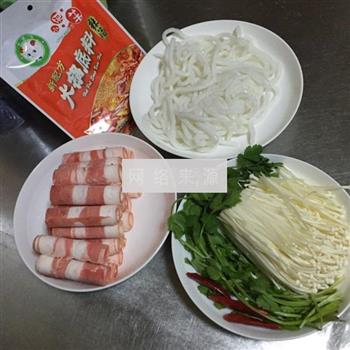 金针菇肥牛汤怎么做，金针菇肥牛汤怎么做好吃，金针菇肥牛汤做法