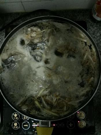 香菜啤酒炖鱼怎么做，香菜啤酒炖鱼怎么做好吃，香菜啤酒炖鱼做法