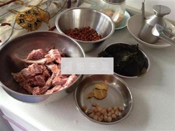 花生海带排骨汤怎么做，花生海带排骨汤怎么做好吃，花生海带排骨汤做法