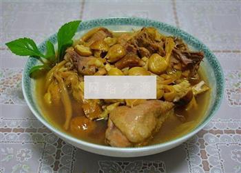 黄花菜板栗煲鸡汤怎么做，黄花菜板栗煲鸡汤怎么做好吃，黄花菜板栗煲鸡汤做法