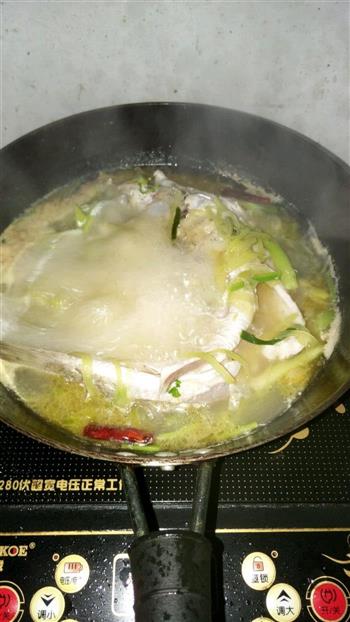 靠海吃海鲜-清香鲻鱼汤怎么做，靠海吃海鲜-清香鲻鱼汤怎么做好吃，靠海吃海鲜-清香鲻鱼汤做法