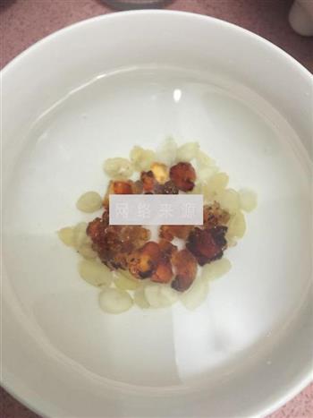桃胶皂角米银耳糖水怎么做，桃胶皂角米银耳糖水怎么做好吃，桃胶皂角米银耳糖水做法