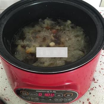 桃胶银耳汤怎么做，桃胶银耳汤怎么做好吃，桃胶银耳汤做法